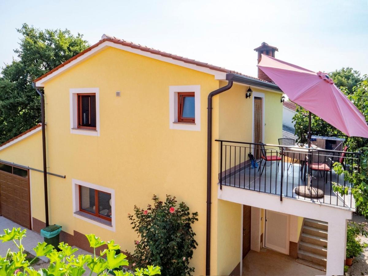 Studio Apartment Gianni Vižinada Exteriör bild